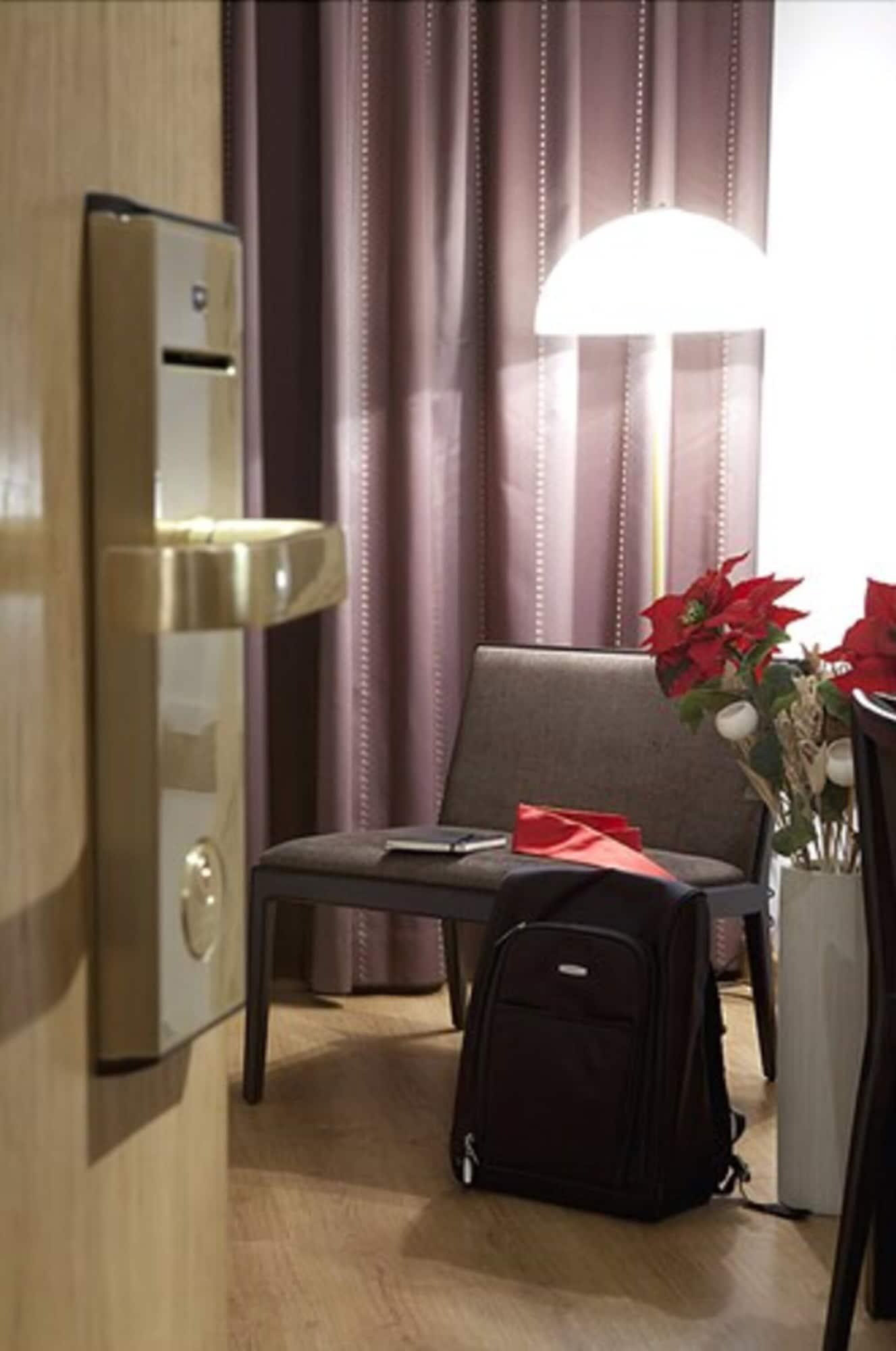 Hostal Carlos III Getafe Exteriör bild