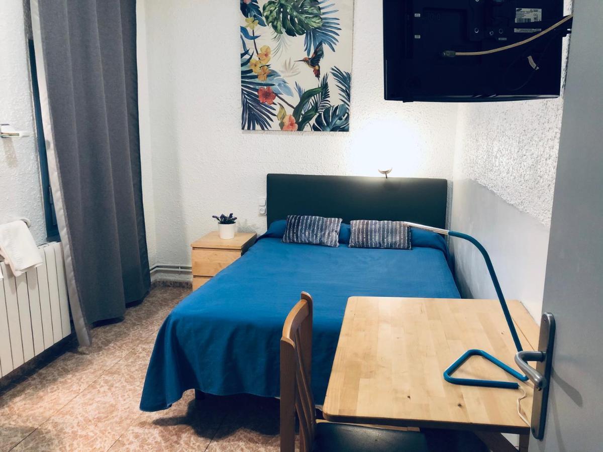 Hostal Carlos III Getafe Exteriör bild